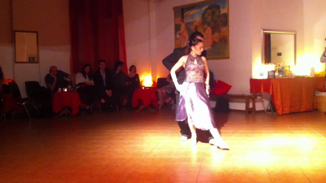 Malvina Gili y Sebastián Zánchez - Tango - in Tangueria 2011 (5)