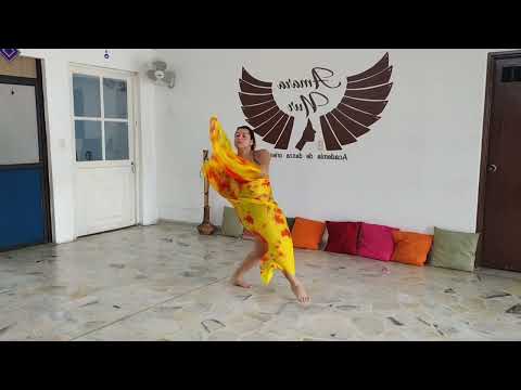 Danza árabe con velo