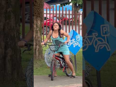 La bici 🚲 sorpresa 🎉 feliz 😁 broma de humor 😍