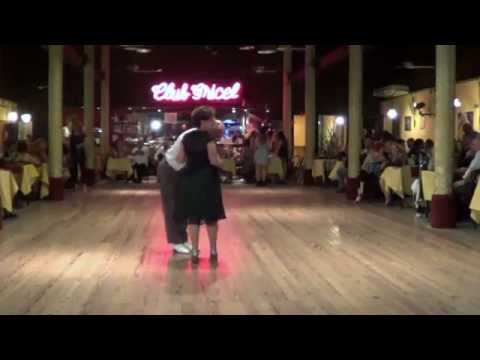 Osvaldo y Coca Cartery  Vals  "Yo Te Quiero Mi Bien"  En: Club Gricel  (Martes 07-01-14)