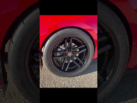 Nitto NT555R2 305/35/20 installed!