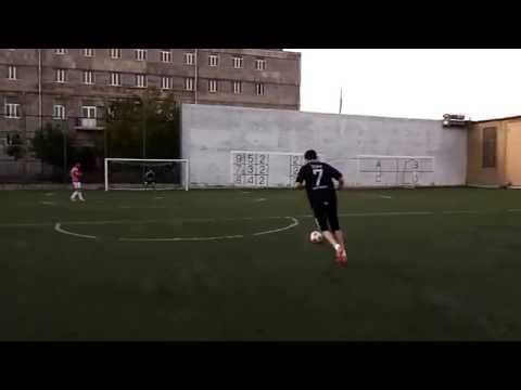 Free kick knuckleball