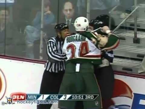 Derek Boogaard vs Brad May