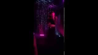 Purity Ring - (Ending of Dust Hymn) Flood On The Floor (Live) Las Vegas,NV
