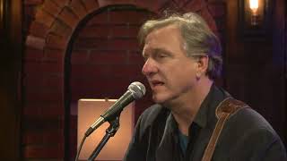 Folk singer, Ellis Paul, plays a few new songs in our studio