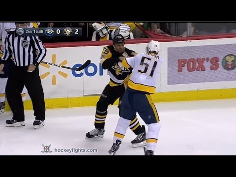 Austin Watson vs Ryan Reaves Oct 7, 2017