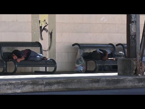 Usuários reclamam da presença de moradores de rua na Estação, em Rio Claro