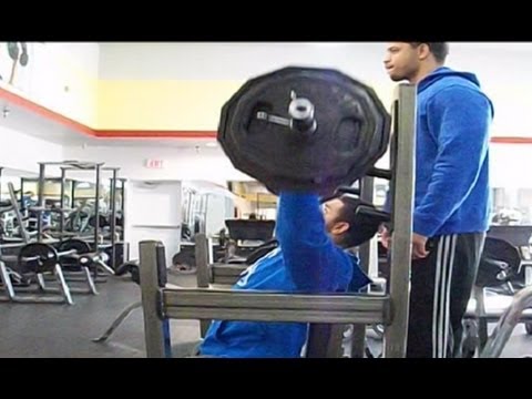 TMW: Gym Fail What Lifting Too Heavy Looks Like @hodgetwins