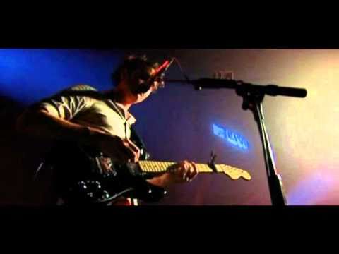 Videoclip de Fingers in the Factories — Editors
