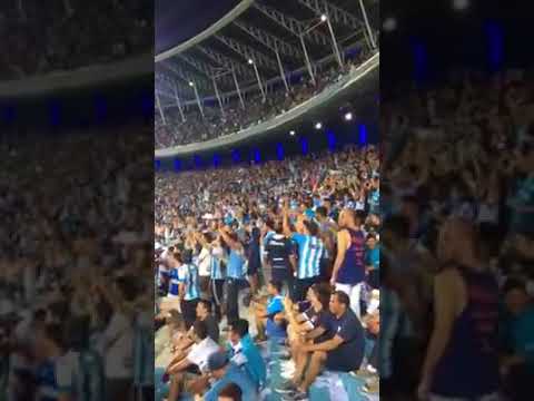 "La hinchada de Racing insulta a Macri" Barra: La Guardia Imperial • Club: Racing Club