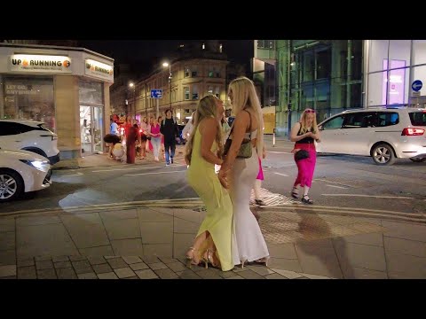 NIGHTLIFE TRAVELER and Amelia Travel Vlog