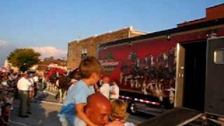 preview picture of video 'Budweiser Horses at the end of the parade getting harnasses removed. Dixon Illinois'