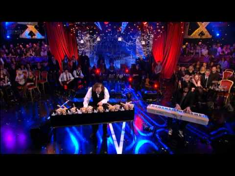 Richard Louis Dray performing with Henry Dagg at Jools Holland Hootenanny2010.mpg