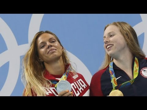 Rio 2016: US swimmer Lilly King explains finger-wagging