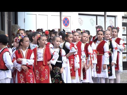 Prnjavor: Festival "Đeram" okupio 250 mališana, čuvara srpske tradicije - 02.06.2025.