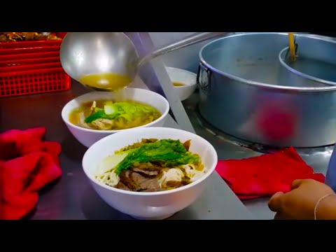 Popular Street Food - Noodle Soup And Asian Market - Cambodia (country) Video