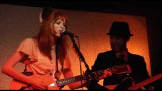 Karen Elson-  'Milk & Honey' / 'Thief At My Door' Live At Third Man Records, Nashville