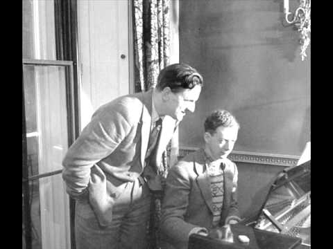 Peter Pears sings "Let the Florid Music Praise"