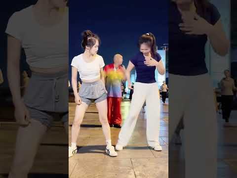 #dance #bestshuffle #fashion #dancer #trend #shuffle #cuttingshapes #shuffling #trending #dancing