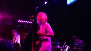 The Muffs &quot;Oh Nina&quot; live at the Troubadour