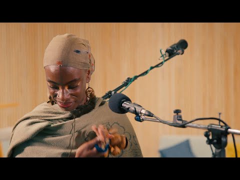 95bFM Drive Island: Janina Nana Yaa - Streaming Consciousness (Virutal Shadow Ensemble)