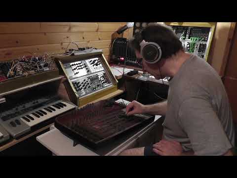 First session with my 100 year old, self restored Robert Hopf Violin-Zither with great Space effects