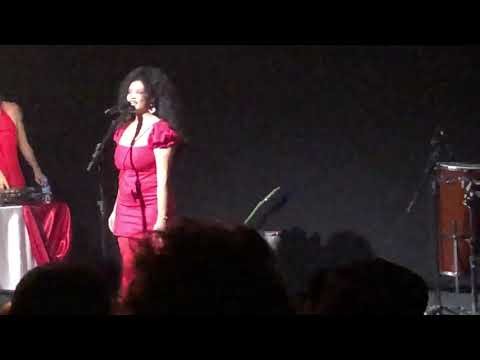 Céu Azul - MC Tha Ao Vivo no MIS ft. Jaloo