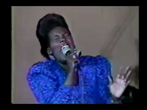 Tramaine Hawkins -  Lift Me Up