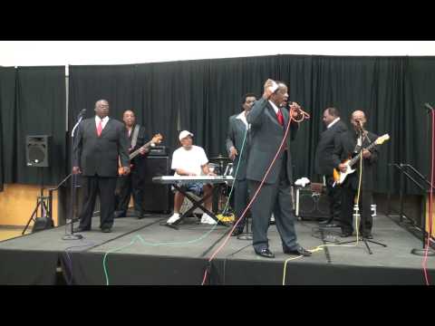 THE PILGRIM JUBILEES  BRO CLAY GRAHAM I VIDEOED THIS LIVE JEROL TYSON OF BIRMINGHAM