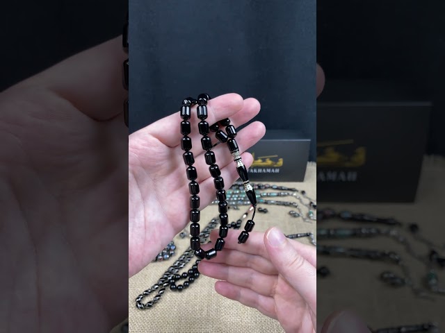 سبحة من حجر الارزروم الأسود بخرزة اسطوانية