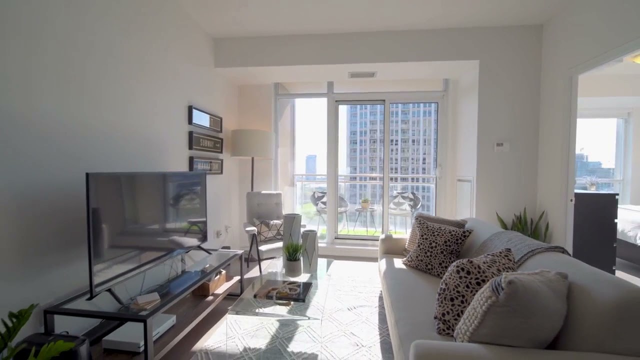 Cinematic Real estate video tour example 4K   Laowa 12mm & Sony A7III online video cutter com