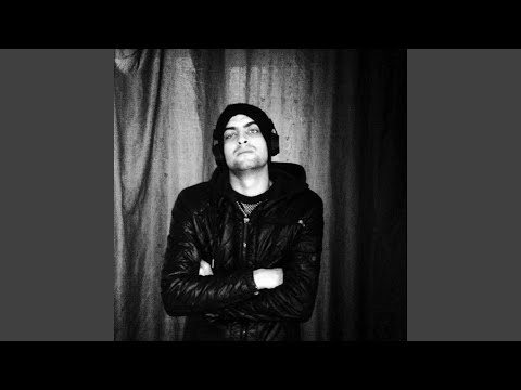 Omuzumda Hala izler Var