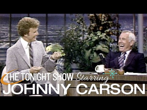Funny Singing Parrot Poncho on "The Tonight Show Starring Johnny Carson" - 1981