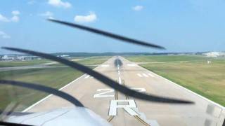 preview picture of video 'Landing the PC12 on 22R at LIT'