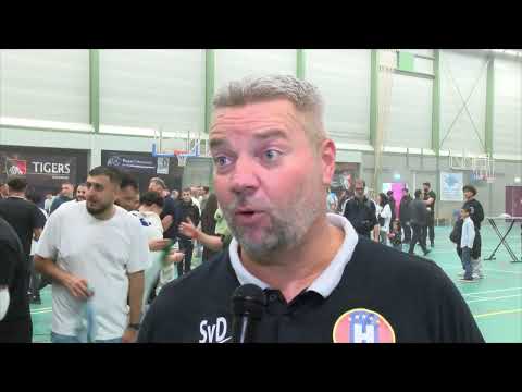 Coach Sander van Dijk grijpt met Hovocubo naast het kampioenschap dat op details is beslist