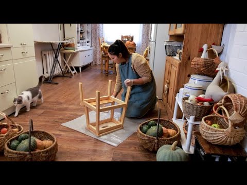 THE JOYS OF SIMPLE COUNTRY LIFE. Little things that make a home cozy. Garlic, rice, and home care