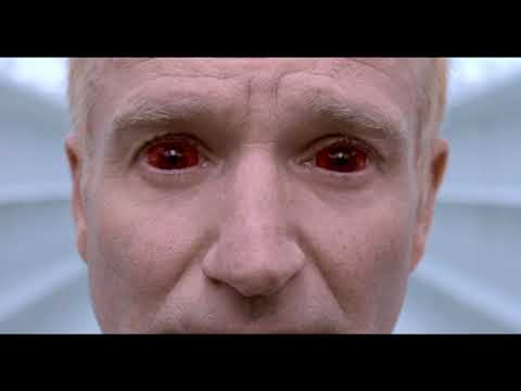 Sy's nightmare elements - One Hour Photo (2002)