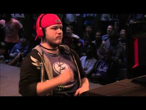 SXSW 2015 USF4 - PR Balrog (Evil Ryu) vs Tokido (Akuma)