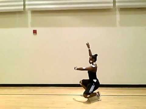 Plie' in fourth position (good)