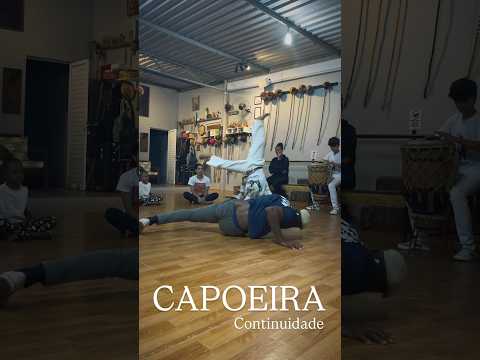 Mestre LouvaDeus Senzala e Raio da Escola Nestor Capoeira- São Pedro da Aldeia/RJ Roda de fim de ano