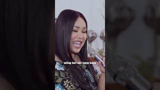 Download lagu The Lounge | Titi DJ, Thomas Djorghi - Bertemu 5000 Detik (Live Session) mp3