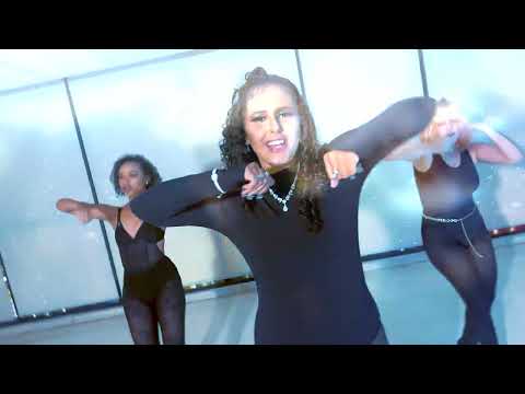 Camila Berg – Ou Vai ou Racha 💸💅🏽| Clipe Oficial