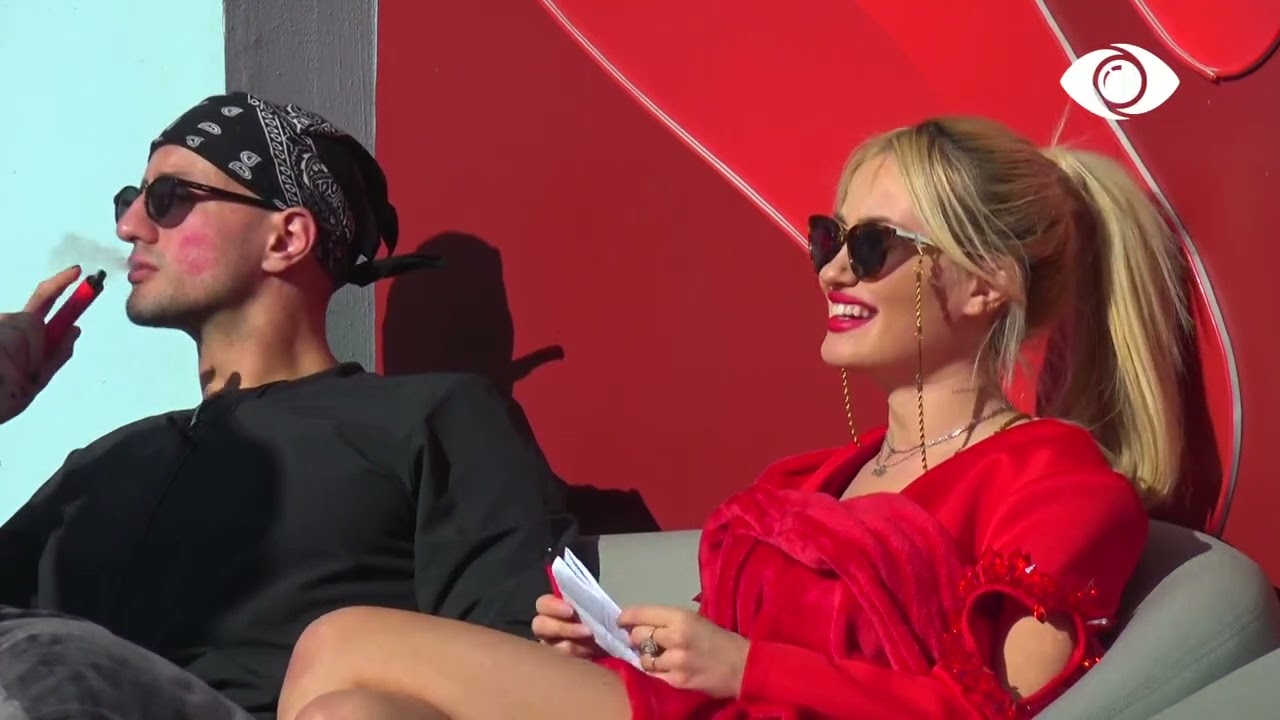 Dea i lexon dedikimin e dashurisë banorëve