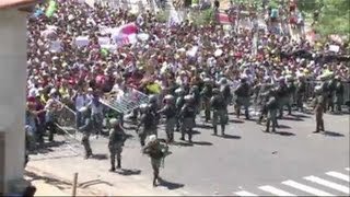 Confronto entre manifestantes e policiais em Fortaleza