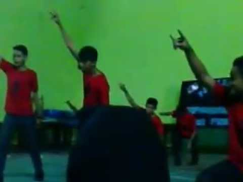 Smpn 21 Samarinda Demun Shuffle Run* crew(beside).3gp