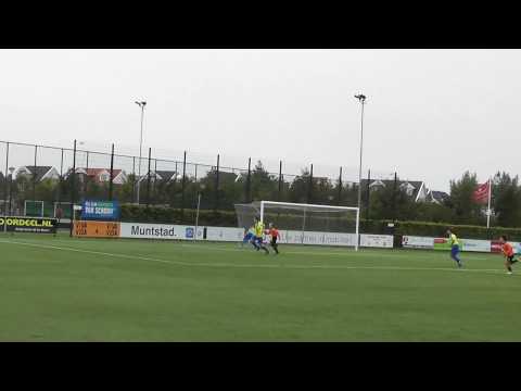 30 sep 2017 VV De Meern JO17-2 - OSM '75 JO17-1 com 1-0 Vrije bal Naoufi wordt gekeerd