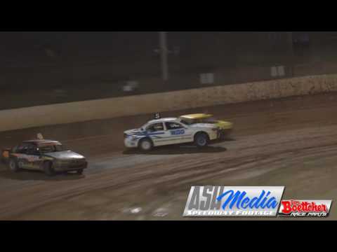 Modified Sedans: Menzies and Barron Crash - Carina Speedway