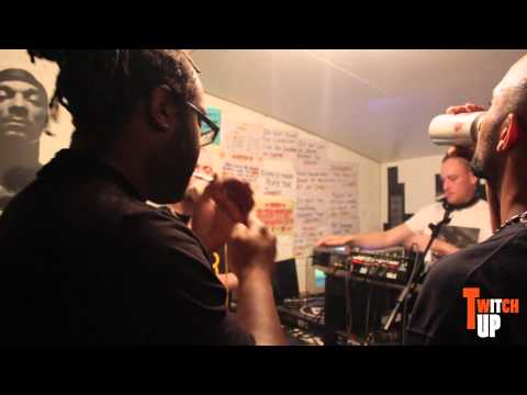 UrbanKronix Radio D&B Set - MC's Vapour, SMK & Boxer Banton