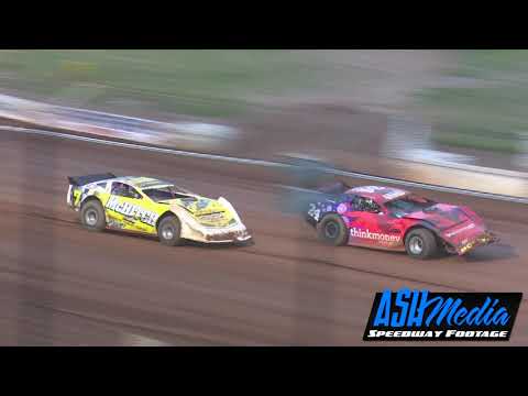 Super Sedans: Round 02 Heats - 2017/18 National Title - Valvoline Raceway - 02.03.18