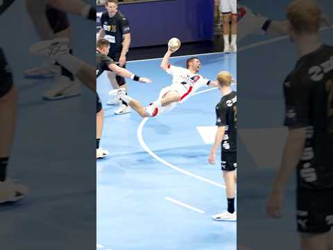 Did he travel? 🤔👣 #håndbold #handball #ehfcl #clm